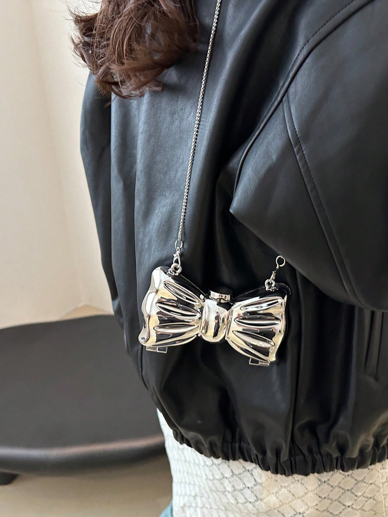 Pequeño bolso tipo clutch con  - Lip Balm reseña y precio